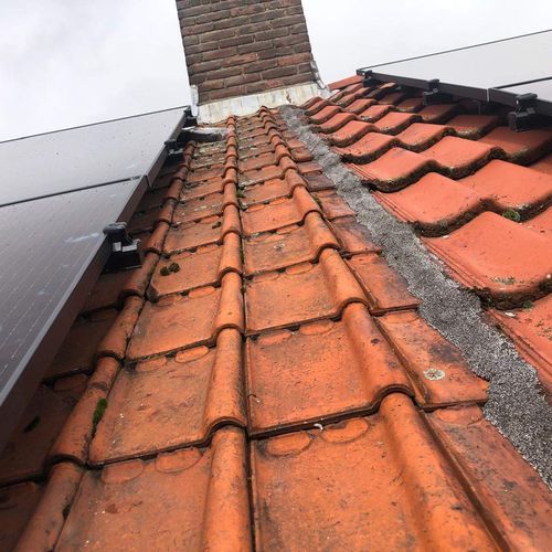 Hellend dak Baarlo met oude dakpannen